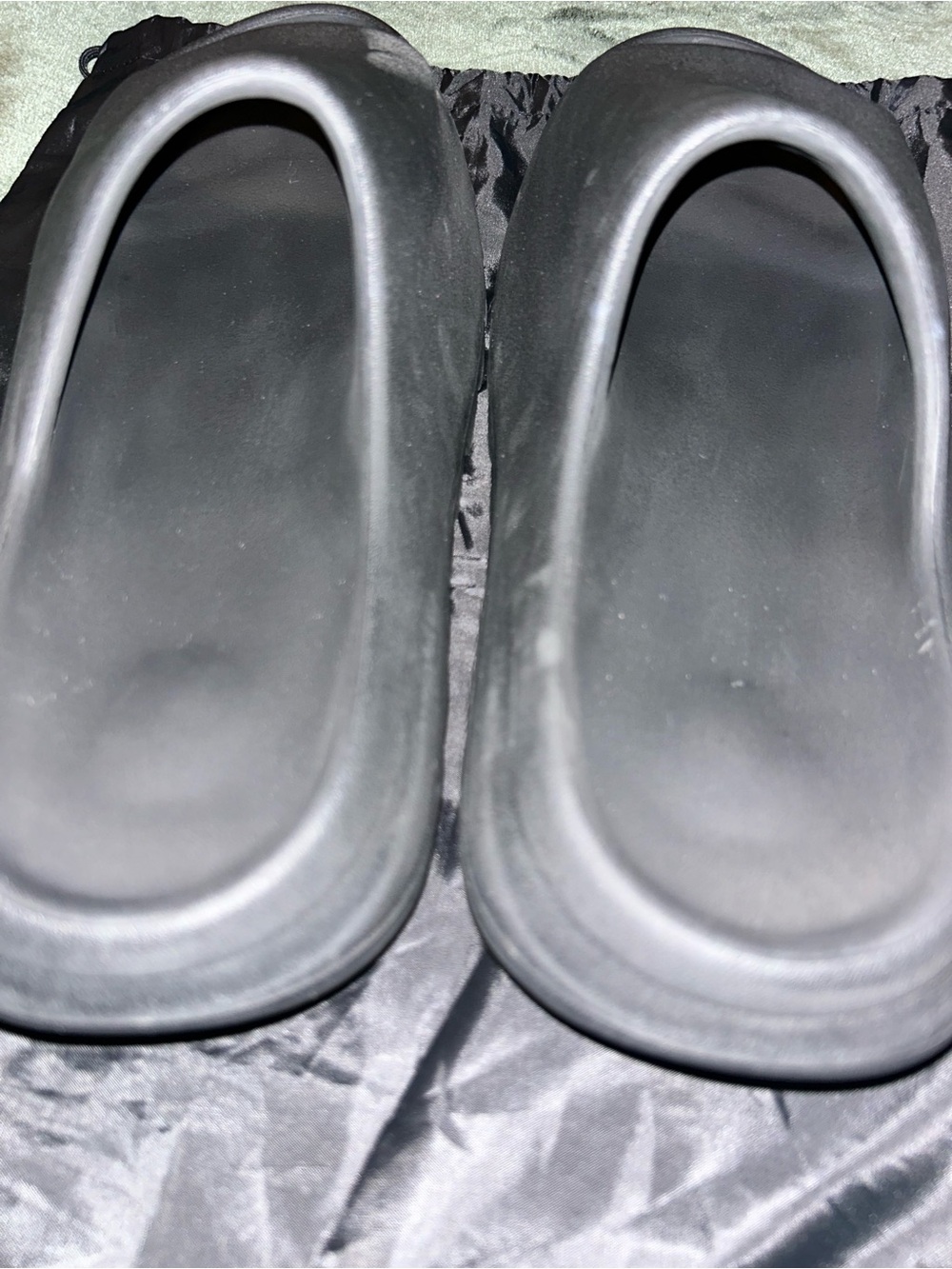 Yeezy YS-01 Slides in Black Onyx with Dust Bag -used condition- - Picture 8 of 14